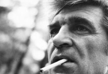 ЈА ЈОШ УВЕК ШАШАВ ЛЕТИМ И ЖИВИМ