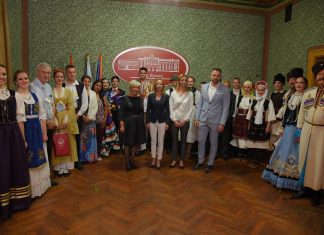 Одржан 21. Међународни фестивал фолклора „Вршачки венац“ ЧЕТИРИ ВЕЧЕРИ ЗА ПАМЋЕЊЕ