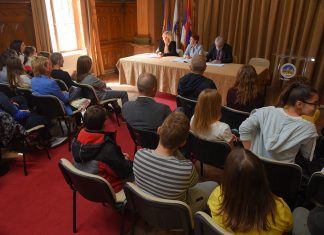 ЗА ОДРАСТАЊЕ БЕЗ НАСИЉА