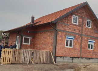Нови дом за осмочлану породицу Лујанов ТАКО ТО РАДЕ „СРБИ ЗА СРБЕ“