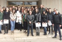 Председник Општине Јован Репац потписао уговоре са студентима прве године И ПОМОЋ И ПОДСТИЦАЈ МЛАДИМА