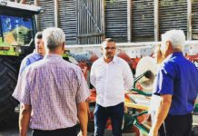 Министар Бранислав Недимовић у посети земљорадницима у Падини, Дебељачи и Уздину ПОЉОПРИВРЕДА ЈЕ ВЕЛИКА РАЗВОЈНА ШАНСА КОВАЧИЦЕ