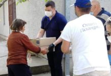 Акција помоћи пензионерима и социјално угроженим грађанима И ПРЕДСЕДНИК СА ПАКЕТОМ У РУКАМА