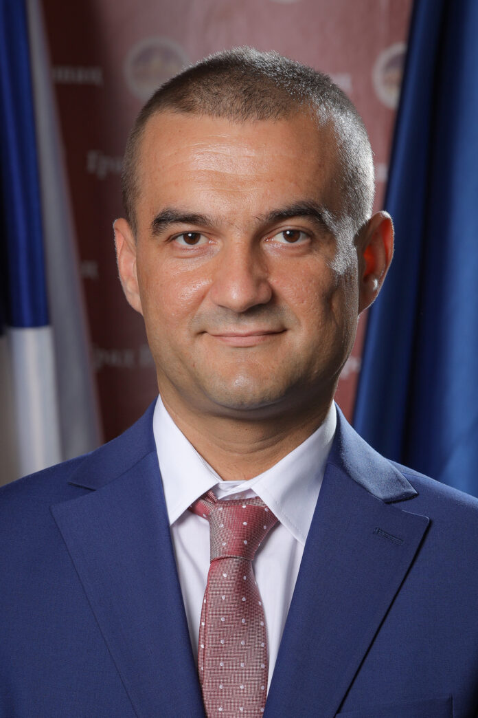 У СВОМ ЕЛЕМЕНТУ... Мирослав Лепир