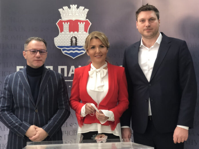 НОВИ ПОДСТИЦАЈ... Ненад Дојчиновић, др Габријела Грујић и Александар Стевановић