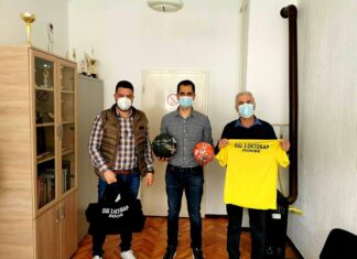 Подршка локалне самоуправе развоју школског спорта ДРЕСОВИ И ЛОПТЕ КАО НОВИ ПОДСТИЦАЈ
