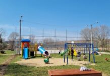 У току акција уређења дечјих игралишта, терена, зелених површина… ПРВО РАСАДНИК, ПА ГЛАВНО ЈЕЗЕРО, ПА…