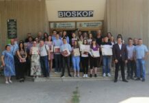 Локална самоуправа наградила 13 „вуковаца“ из основних школа општине ВИШЕ ОД КЊИГЕ И КОВЕРТЕ
