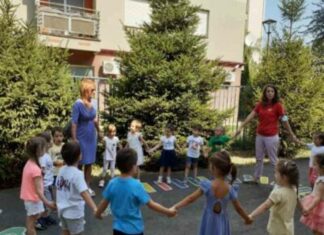 ВАЉАМ, СТВАРАМ, МЕШАМ БОЈЕ…