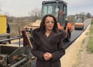 У току радови на асфалтирању Трга ослобођења ЈОШ ЈЕДНА УЛИЦА, СЕДМА ПО РЕДУ!