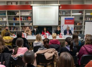 На Филолошком факултету промовисан уџбеник руског језика НЕШТО НОВО: НИ ПУХА НИ ПЕРА!