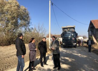 У току су радови на уређењу улица и коловоза у више месних заједница ПОСЛЕ… КАЧАРЕВО, ОМОЉИЦА, БАНАТСКИ БРЕСТОВАЦ…