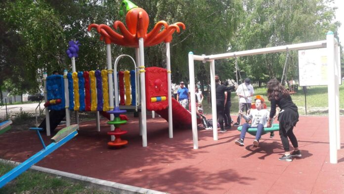 НА ЗАДОВОЉСТВО... и деце и њихових родитеља