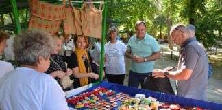 Етно базар у организацији Актива жена Опово БАНАТСКЕ РУКОТВОРИНЕ, АЛИ И…