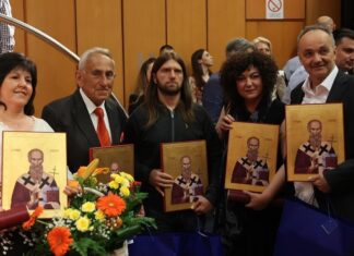 За Дан града додељена јавна признања најзаслужнијим Вршчанима ИЗА ЊИХ ОСТАЈУ НЕИЗБРИСИВИ ТРАГОВИ