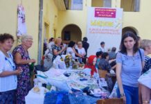 Обележен интернационални „Дан румунске блузе“ А УЗ БЛУЗЕ И ИВАЊДАНСКИ ВЕНЦИ!