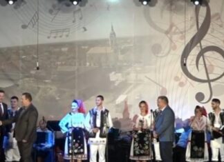 Сутра се завршава 62. Фестивал румунске музике и фолклора из Војводине ЧЕТИРИ ДАНА УГОЂАЈА КОЈИ ТРАЈЕ МНОГО ДУЖЕ