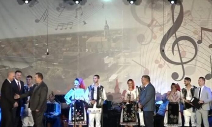 СА ОТВАРАЊА... а до затварања следе наступи преко 1500 учесника и учесница