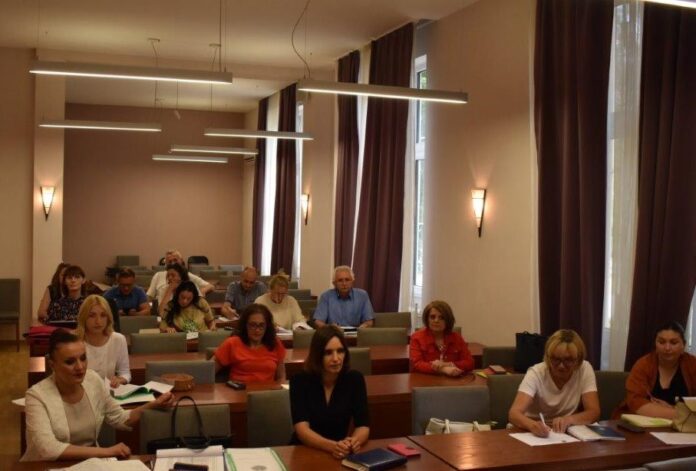 НАСТАЈАЊЕ, СЛЕДИ РАСПРАВА... са једне од последњих радионица