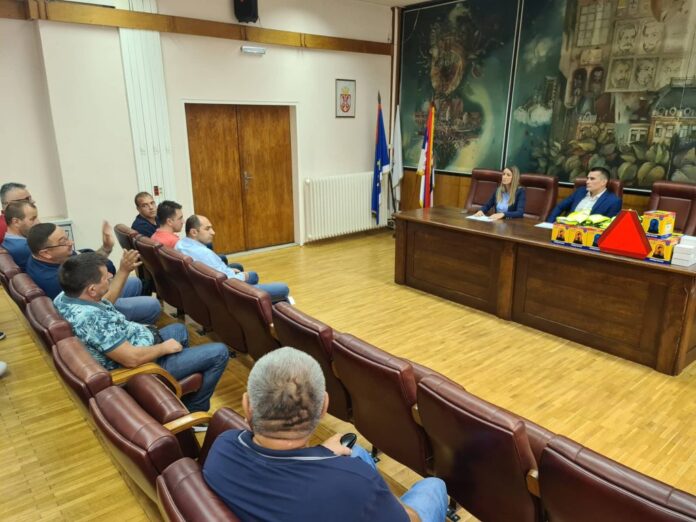 ПРЕДАВАЊА ЗА СВЕ... акције са циљем веће безбедности у саобраћају немају краја