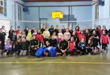 Председница Општине уручила тренерке женском ОК „Старс БЦ“ ДА СЕ ЗНА ДА СУ ИЗ БЕЛЕ ЦРКВЕ!