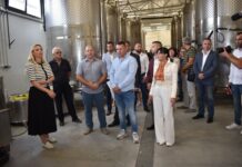 Министарка Јелена Танасковић посетила производни погон газдинства „Седам језера“ ТО ЈЕДНА ЈАКО ЛЕПА И ПРИРОДНА ПРИЧА