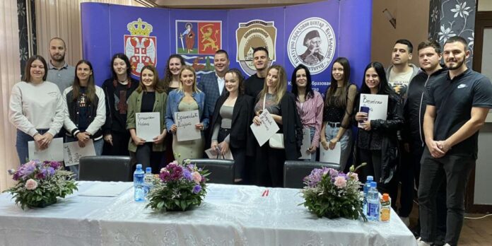 ОНИ СУ ТИ... Јован Репац са награђеним студентима и студенткињама
