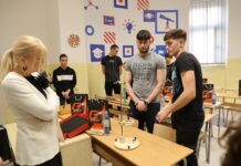 НИС подржао Електротехничку школу „Никола Тесла“ у Београду НОВИ КАБИНЕТ ЗА НОВЕ УСПЕХЕ