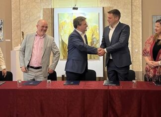 Министар културе „донео“ три уговора за подршку пројектима три установе културе ПОСЕТА КОЈА ГРАДУ ДАЈЕ ВЕТАР У ЛЕЂА