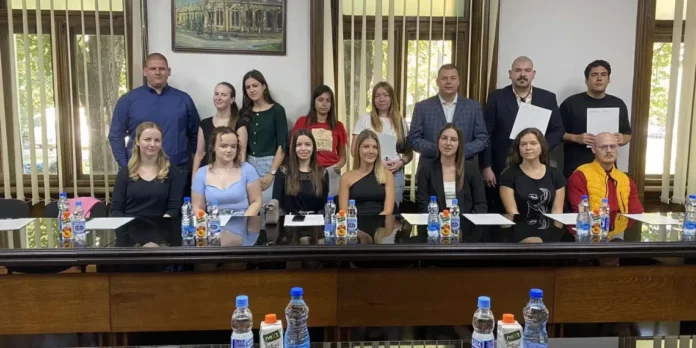 И... заједничка фотографија за заједничку будућност