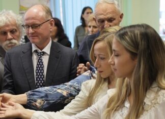 На прослави славе Хемијско-медицинске школе присуствовала је и градоначелница Драгана Митровић НЕКА СЛАВА БУДЕ НОВИ ПОДСТИЦАЈ