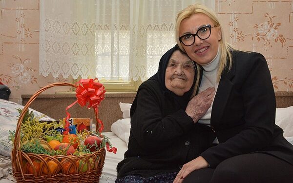 ТРЕБА СЕ УГЛЕДАТИ... већ на први поглед све је јасно