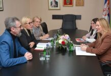 Комесарка за избеглице и миграције уручила 25 пакета помоћи расељеним лицима ОНИМА КОЈИМА ЈЕ ПОМОЋ НАЈПОТРЕБНИЈА