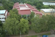 Уз подршку компаније НИС потпуно реконструисан кров ОШ „Вук Караџић“ ЗАЈЕДНО ДО СИГУРНИЈЕ И МОДЕРНИЈЕ ШКОЛЕ