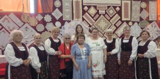 Одржана изложба ручних радова у функцији неговања културних традиција Мађара РУКЕ КОЈЕ КАЗУЈУ ВИШЕ ОД РЕЧИ