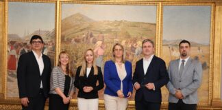 Потписана три уговора за финансирање пројеката у области културе И ДВОРАЦ У ВЛАЈКОВЦУ, КОНАЧНО!