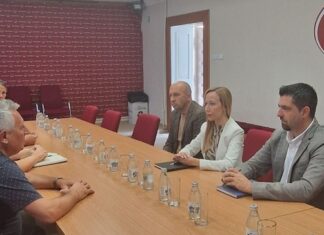 У Градској кући одржан састанак посвећен унапређењу дуалног образовања ЗА СИГУРНИЈИ ПУТ КА ЗАПОШЉАВАЊУ