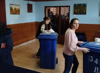 ЈКП „Хигијена“ дели посуде за издвајање амбалажног отпада НА ПУТУ ДО 10.000 КОМАДА