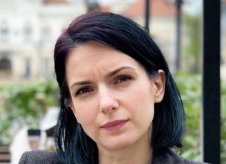 Марћела Корњан Стојичић, в. д. директора Дома културе „3. октобар“ Банатско Ново Село УВЕК НА МОСТУ ИЗМЕЂУ ТРАДИЦИЈЕ И БУДУЋНОСТИ ЗАЈЕДНИЦЕ