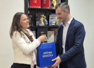 Делегација Сената Румуније у посети својим сународницима у општини Ковачица РУМУНИ И ОПШТИНИ КОВАЧИЦА СУ СВОЈИ НА СВОМЕ