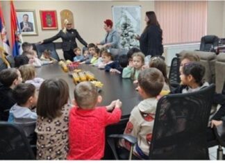 Предновогодишња посета предшколаца ПУ „Бамби“ председници општине КАКАВ ЛЕП ДАН ЗА ДЕЦУ, АЛИ И ЗА ПРЕДСЕДНИЦУ