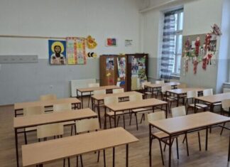 Општина наставља да обнавља намештај у школама и сређује школски простор УЛАГАЊЕ У ОБРАЗОВАЊЕ, ПРАВА СТВАР!