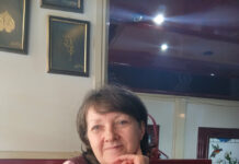 Старчевка Татјана Стана, ликовна уметница, кoja уз сликање, гаји воће и лозу, пече ракију, али и брине о животима преко 30 паса, до јуче луталица ЉУБАВ ЈЕ ЈЕДИНО БОЖАНСКО ОСЕЋАЊЕ КОЈЕ СЕ УМНОЖАВА ДЕЉЕЊЕМ