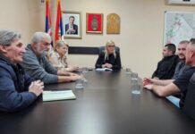 Радни састанак председнице општине са представницима пољопривредника РАЗГОВОР ЈЕ ЈЕДИНА ПРАВА ОПЦИЈА