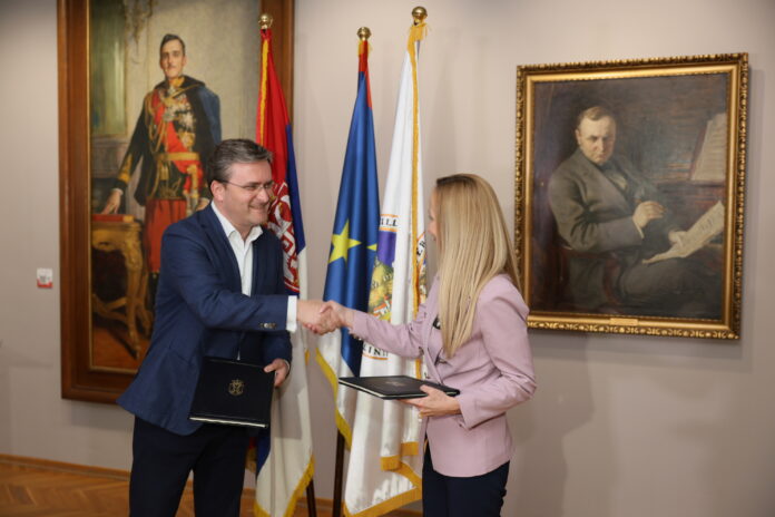 ПОДРШКА КУЛТУРИ... министар Селаковић са градоначелницом Драганом Митровић...