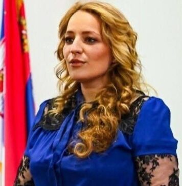 Адриана Петрој, председница Удружења жена „Етно Арт Бракос“ из Алибунара СТАРИ ОБИЧАЈИ И ТРАДИЦИЈА СУ СВЕТИЊА