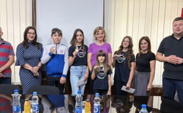 Председник општине уручио награде освајачима медаља на Спортској олимпијади школске омладине Војводине УНА, ДАНИЈЕЛ, НАЂА И ДИНА – ЗА ПРИМЕР!