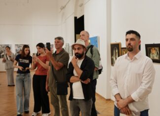 У Градском музеју Вршац отворена изложба „Удвојене слике света“ ТРАДИЦИЈА КРОЗ САВРЕМЕНИ УМЕТНИЧКИ ИЗРАЗ