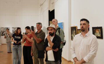 У Градском музеју Вршац отворена изложба „Удвојене слике света“ ТРАДИЦИЈА КРОЗ САВРЕМЕНИ УМЕТНИЧКИ ИЗРАЗ