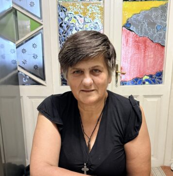 Меланија Белић, чланица УЖ „Златне руке Сакуле“, ради у пошти, хекла лутке, прави мед… УПОРНОСТ, РАД, ЉУБАВ ПРЕМА ПОСЛУ И ВЕРА У СЕБЕ – ТО ЈЕ ПУТ УСПЕХА